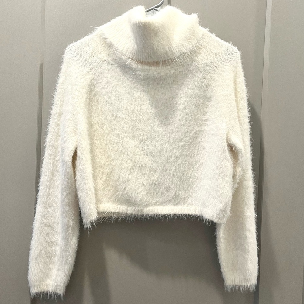 Cropped Turtleneck Sweater in White